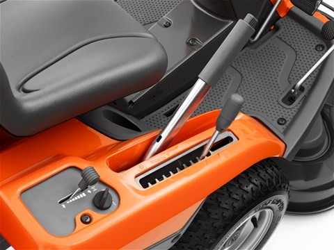 Райдер Husqvarna R 422Ts AWD - 2