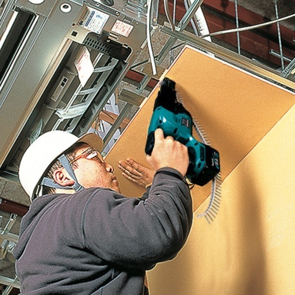 Аккумуляторный магазинный шуруповерт Makita BFR440RFE - 1