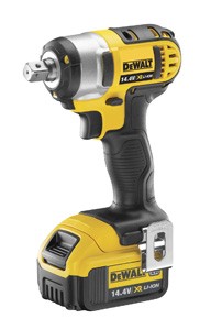 Аккумуляторный ударный гайковерт  DeWALT DCF830M2