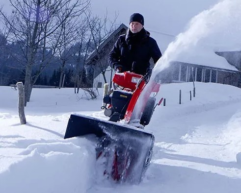 Бензиновый снегоуборщик AL-KO SnowLine 700 E - 2