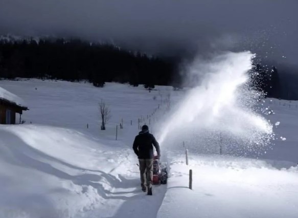Бензиновый снегоуборщик AL-KO SnowLine 700 E - 5