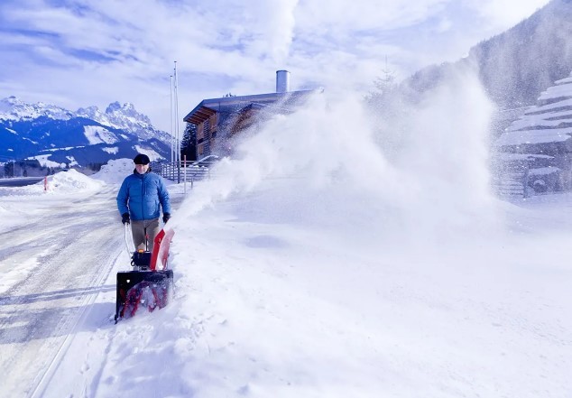Бензиновый снегоуборщик AL-KO SnowLine 560 II - 2