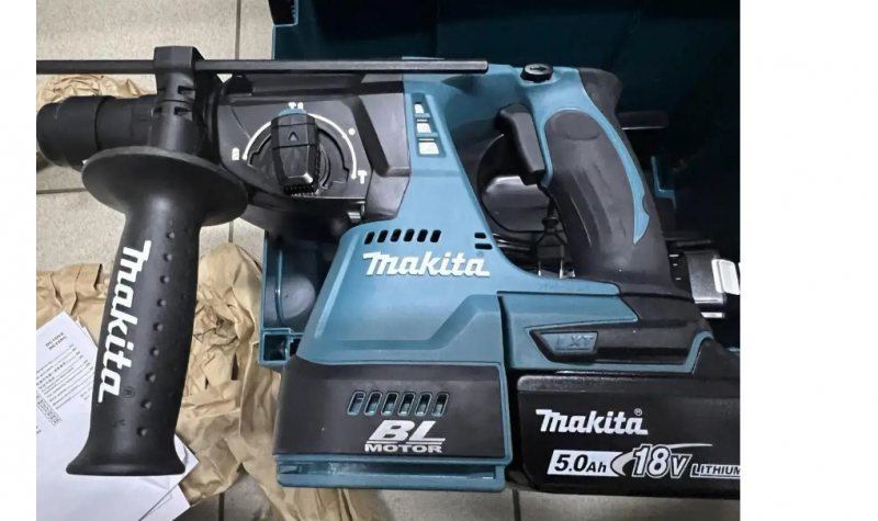 Професійний акумуляторний перфоратор Makita DHR243RTJ : з АКБ 18V 2шт-5.0Ah, 2 Дж, SDS+ - 5