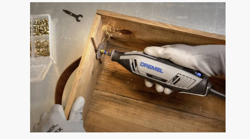 МНОГОФУНКЦИОНАЛЬНЫЙ ИНСТРУМЕНТ (ГРАВЁР) DREMEL 4250-3/45: 175 ВТ, 35000 ОБ/МИН, 45 ШТ. НАСАДОК - 6